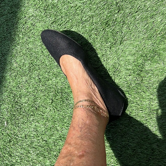 Black SAS flats. 9.5 M. Run narrow. Black shiny pebbled surface. Made in Italy. - Picture 8 of 9